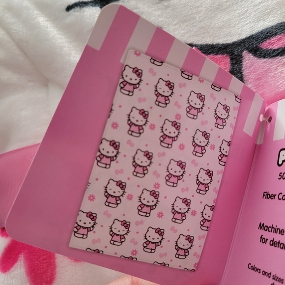 Hello Kitty Blanket Bundle - Picture 3 of 7